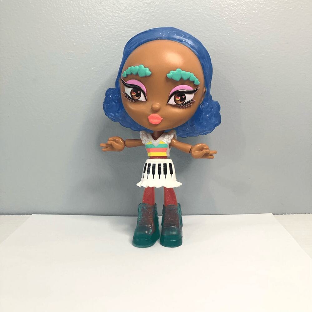 Mattel Cave Club Rockelle Doll‎ Blue Glitter Hair Piano Skirt GGR28 2019 7.5in